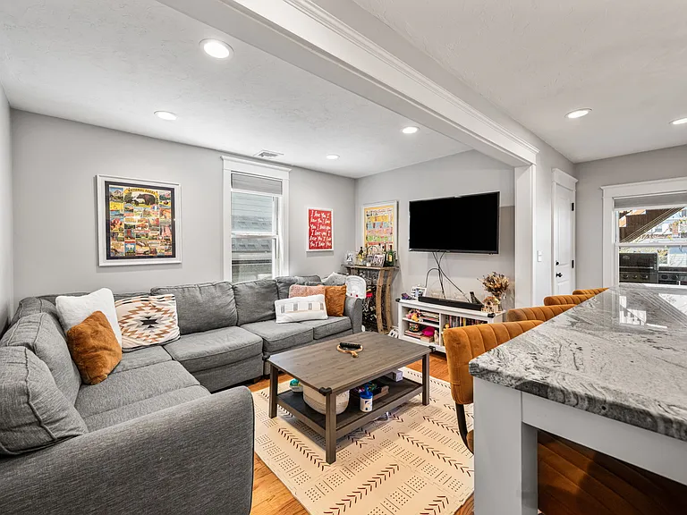 228 Havre St #3 — Photo 15