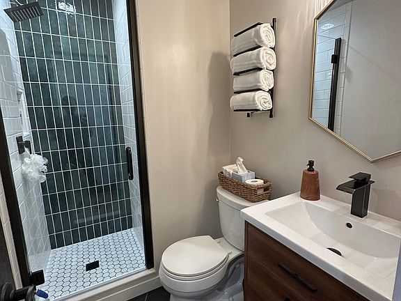 Main Floor bathroom