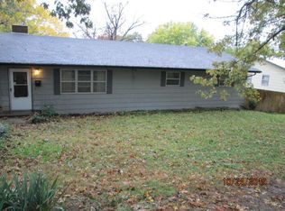 1330 Benton Ave, Neosho, MO 64850