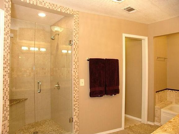 4th image of 1008 Druid Dr