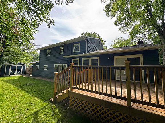3rd image of 379 Pinehurst Drive