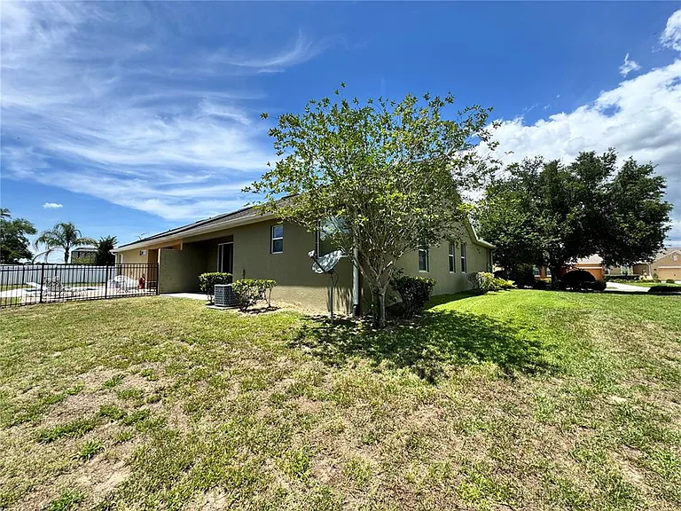 764 Chacall Loop — Photo 16