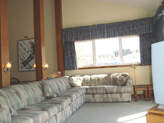 5th image of 181 Mountainside Drive