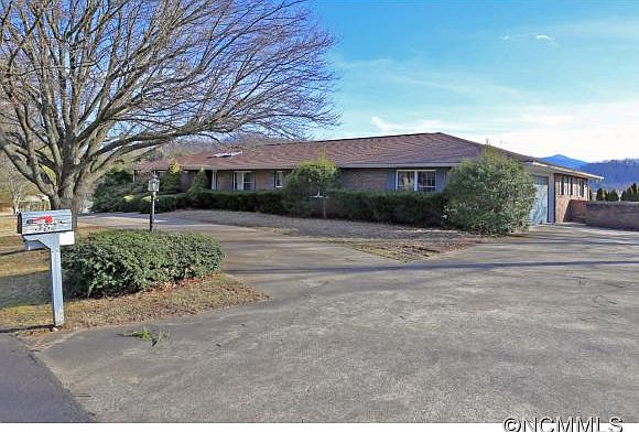 1st image of 382 Foxfire Estates Cir