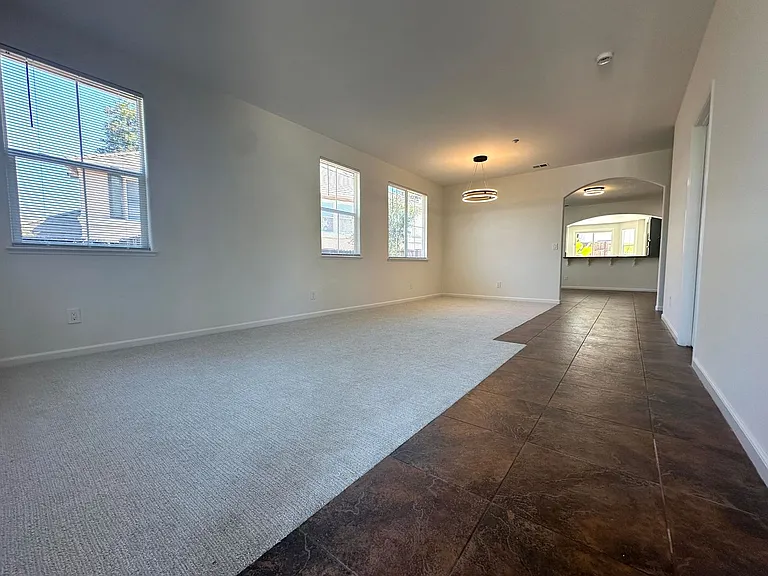 2608 Saint Andrews Dr — Photo 2
