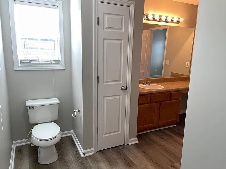 166 Rosemont Ct — Photo 31