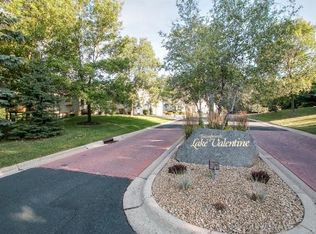 1647 Lakeview Ct, Arden Hills, MN 55112