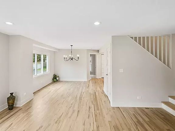 5th image of 617 N 1st St