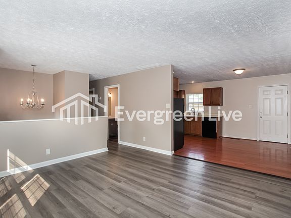4th image of 2206 Janes Ln