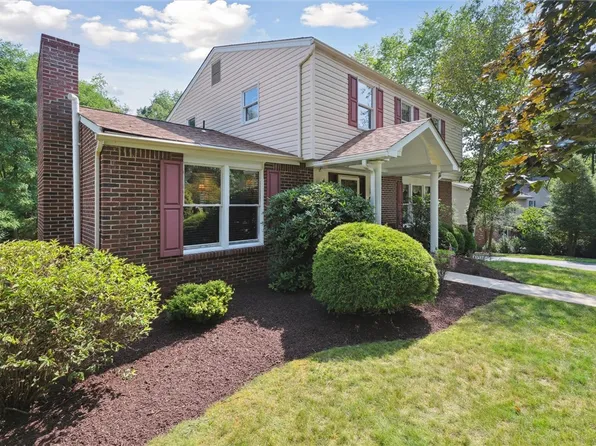 3828 Edinburg Dr, Murrysville, PA 15668