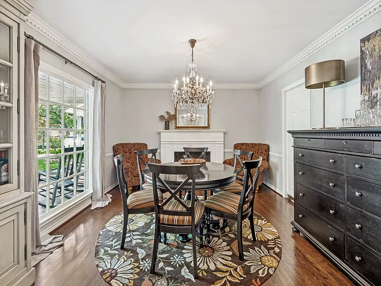 4556 Belclaire Ave — Photo 21