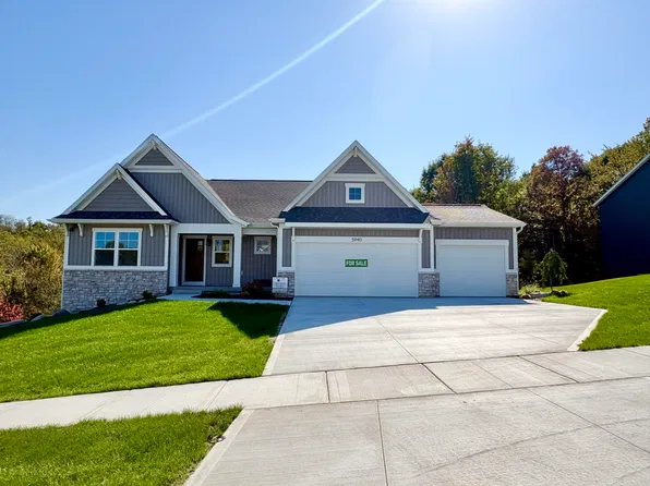 5940 Valley Point Dr SE, Caledonia, MI 49316