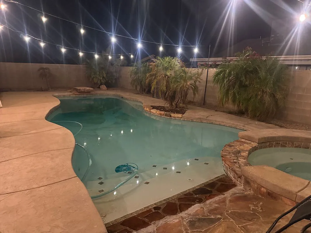 3 bed, 3.0 bath, 2230 sqft, $1,000 — Photo 3
