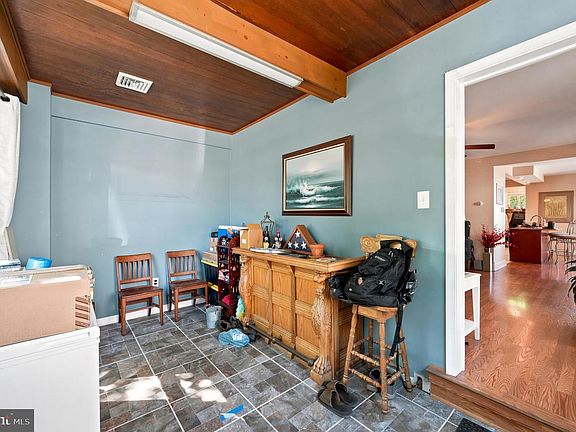 3rd image of 152 Shelbourne Rd