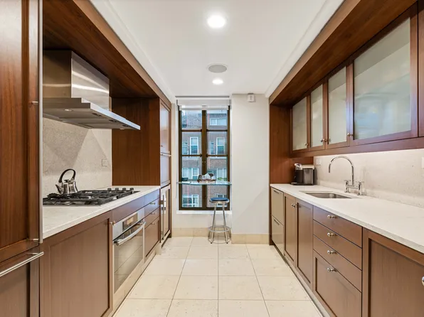 140 East 63rd Street image 9 of 18