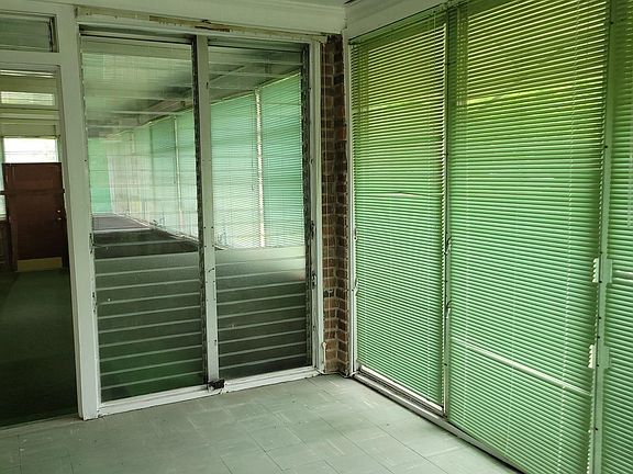 5th image of 1303 Daphne Ave