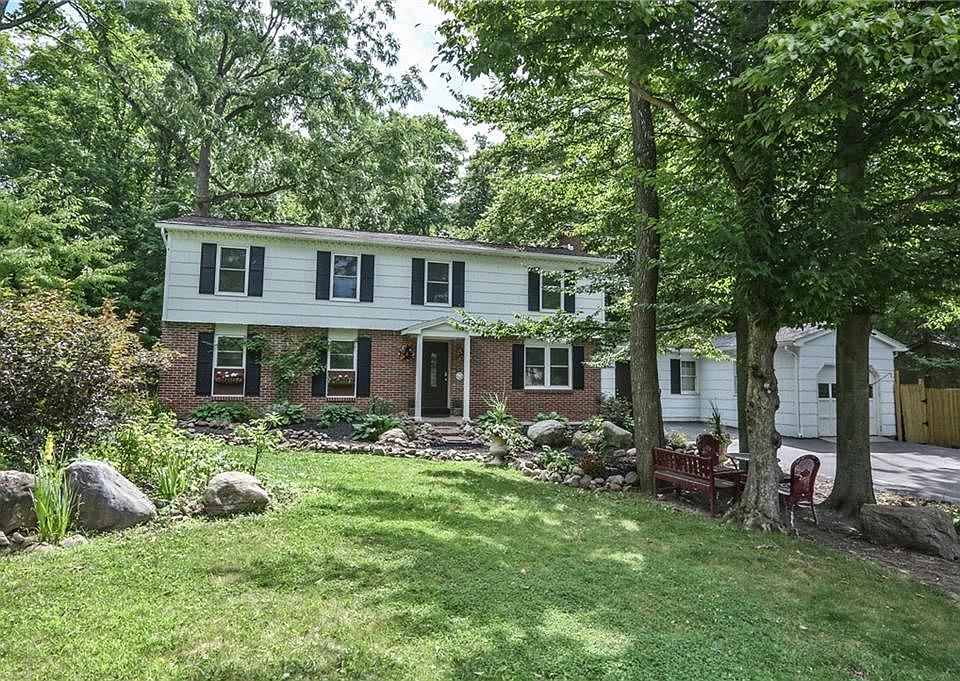 1st image of 16 Glen Acre Dr