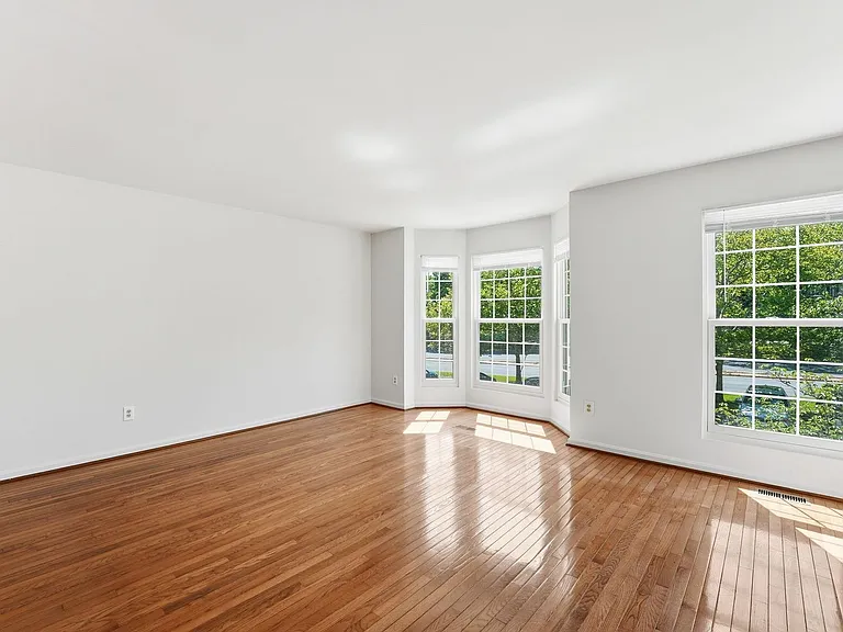 2709 Baronhurst Dr — Photo 7