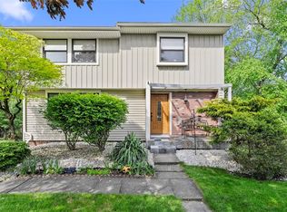 2880 Willowick Ct, Bridgeville, PA 15017