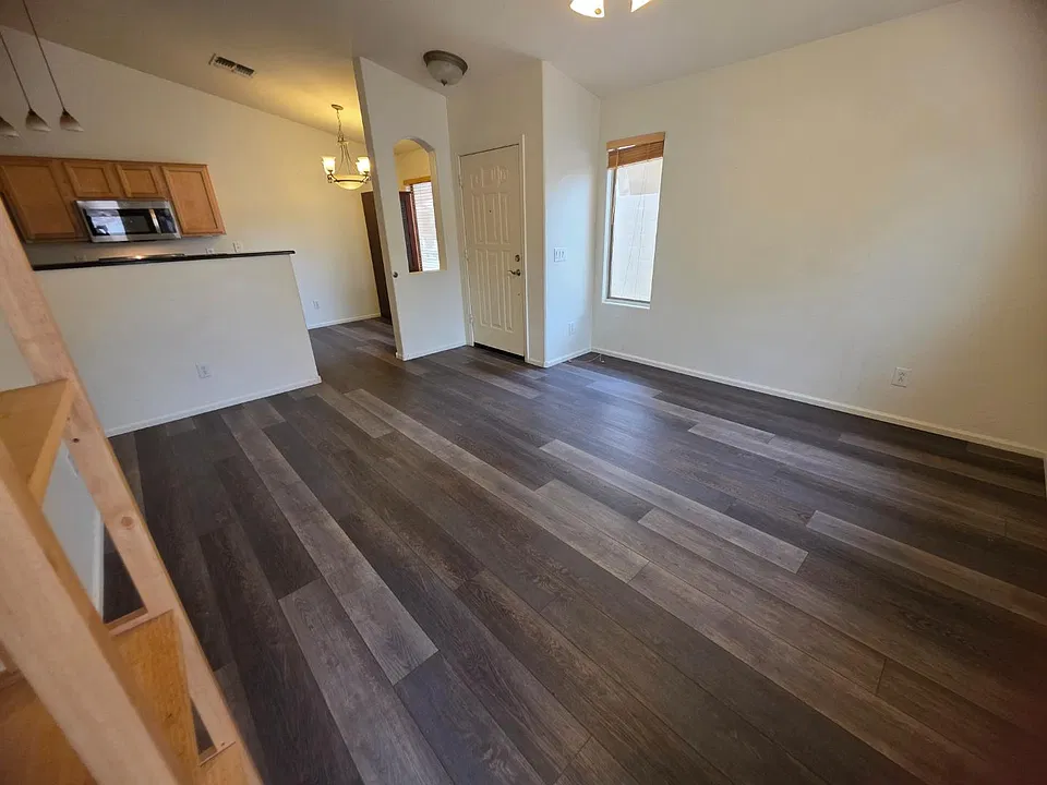 16672 W Culver St