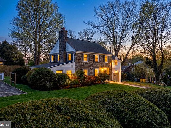 2nd image of 1208 Andover Rd