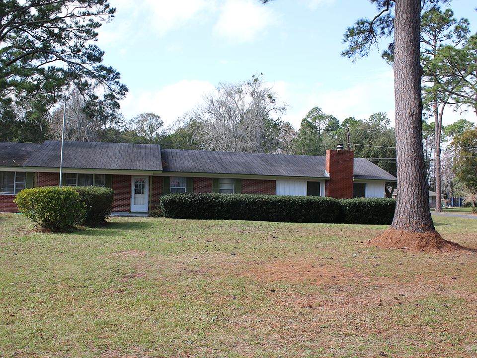 1st image of 735 Pine Haven Cir