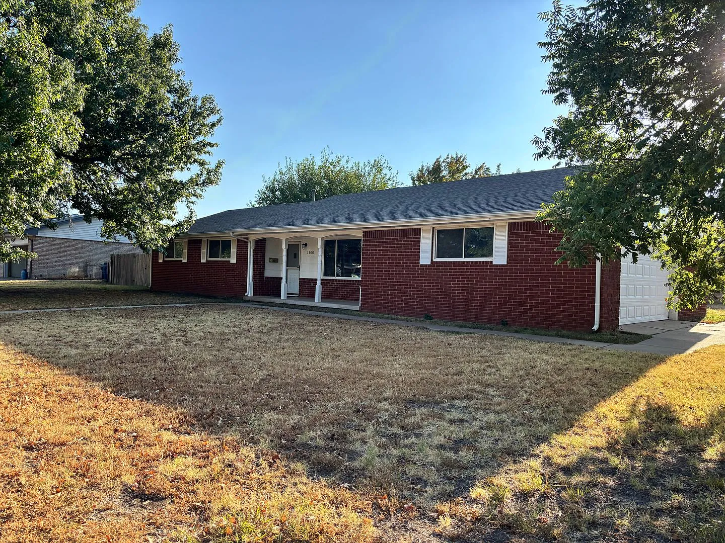 Large 3 Bedroom 2.5 Bathroom in El Reno!! — Photo 1