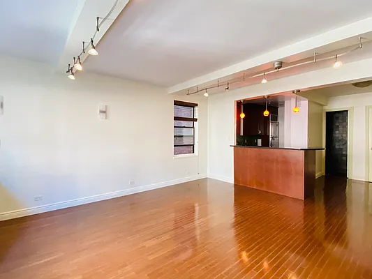 Rented by Laffey Real Estate | media 9