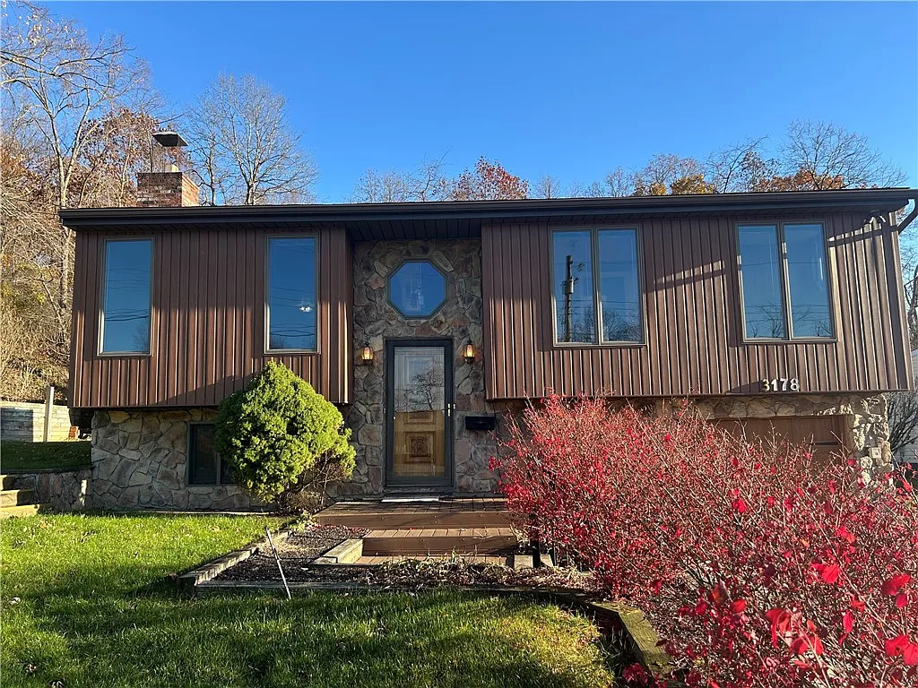 3178 New Hampshire Dr photo 1
