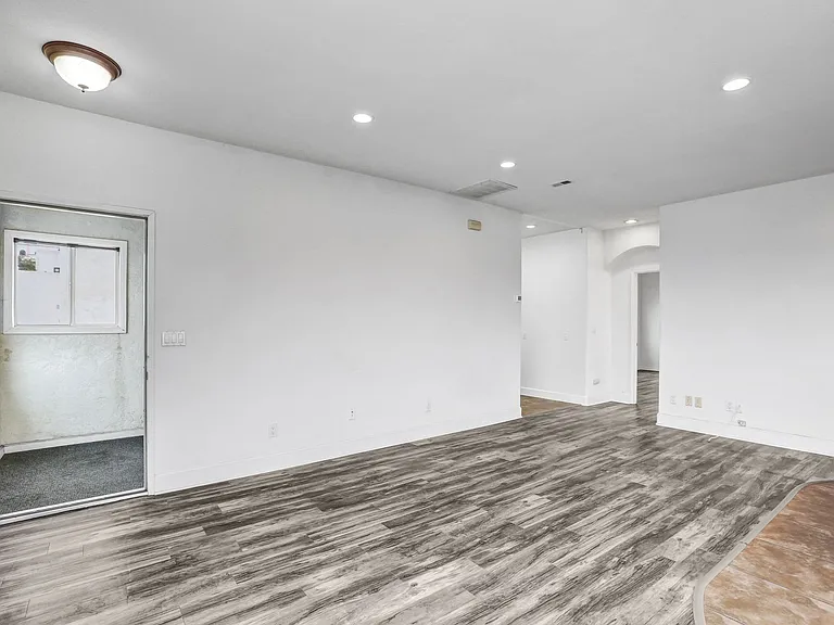 5860 - 5864 Mildred Street — Photo 4