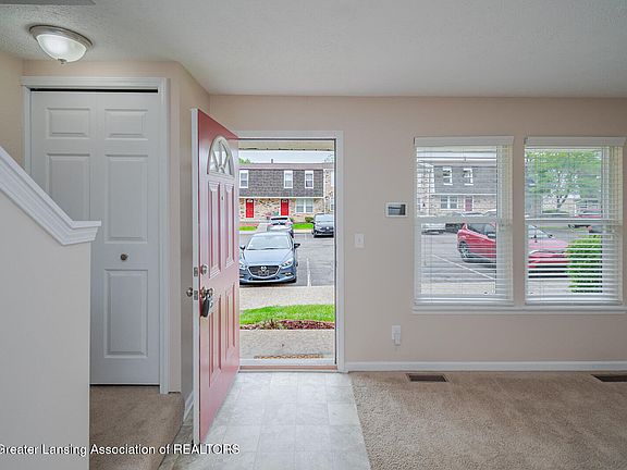 3rd image of 6113 Scotmar Dr