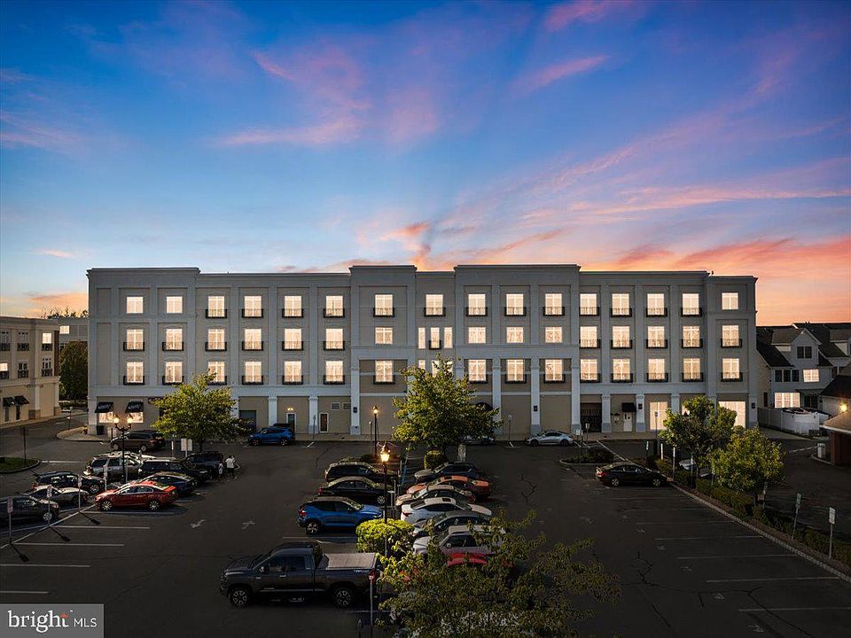 1st image of 2 N Commerce Sq Unit 405
