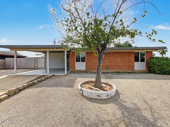 8126 E Baker Dr, Tucson, AZ 85710