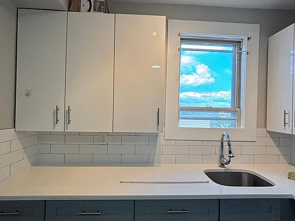 3rd image of 233 Liberty Ave APT 2L