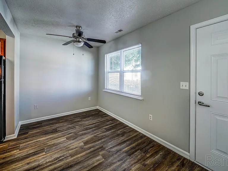 1100 E Ohio St — Photo 23