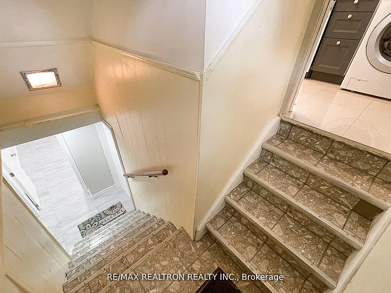 24 Highland Park Blvd — Photo 25