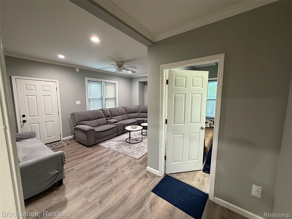 23151 Lawson Ave, photo 9
