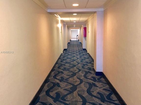 5th image of 19370 Collins Ave APT 1527