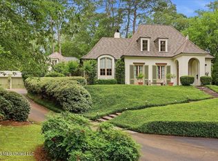 2135 Eastover Dr, Jackson, MS 39211