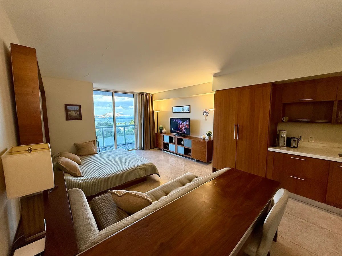 Building Photo - 50 Biscayne Blvd #800