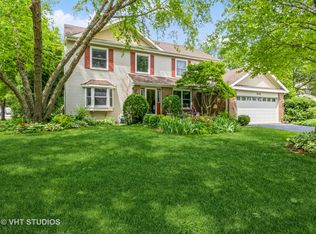 1870 Glenmoor Dr, Dundee, IL 60118