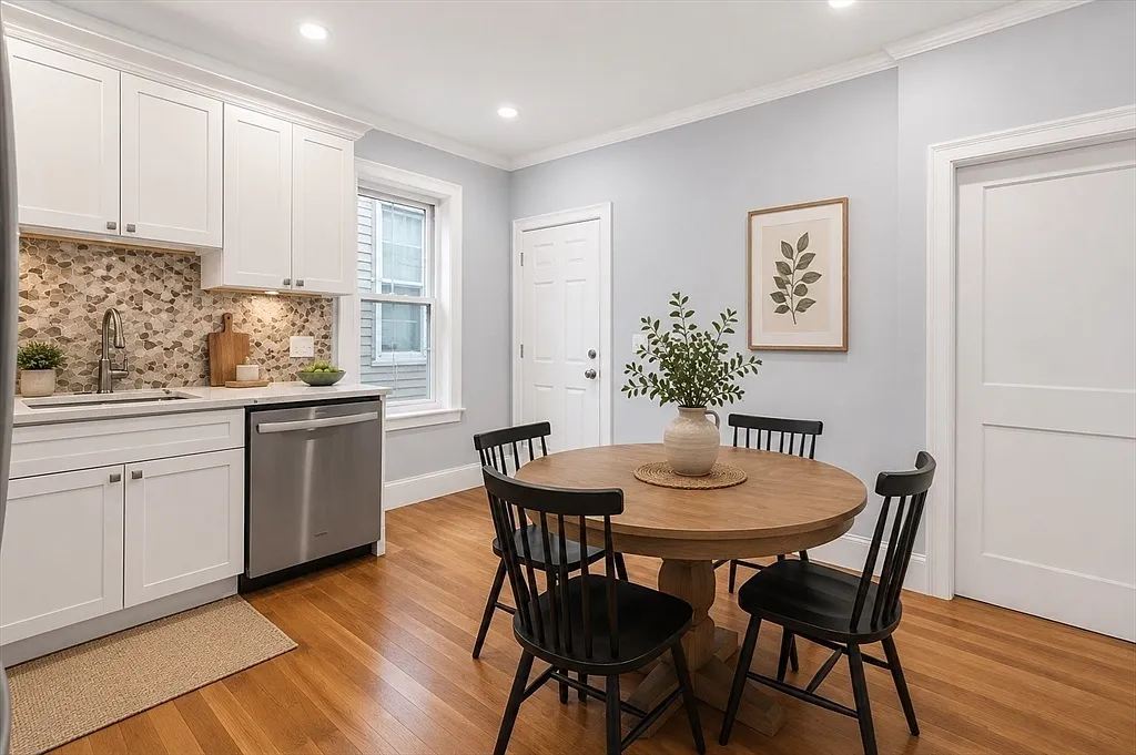 4 bed, 1.5 bath, 1100 sqft, $3,500 — Photo 3