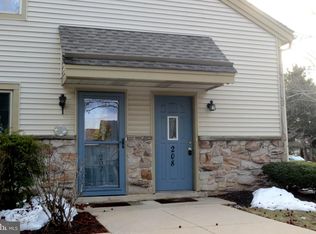 208 Foxmeadow Dr #208, Royersford, PA 19468