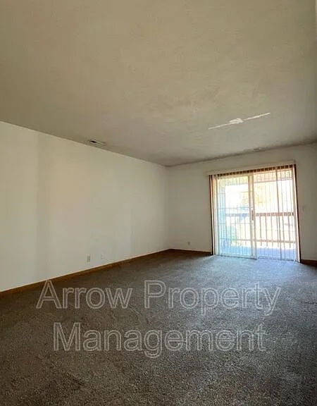 1660 Swanson Dr — Photo 4