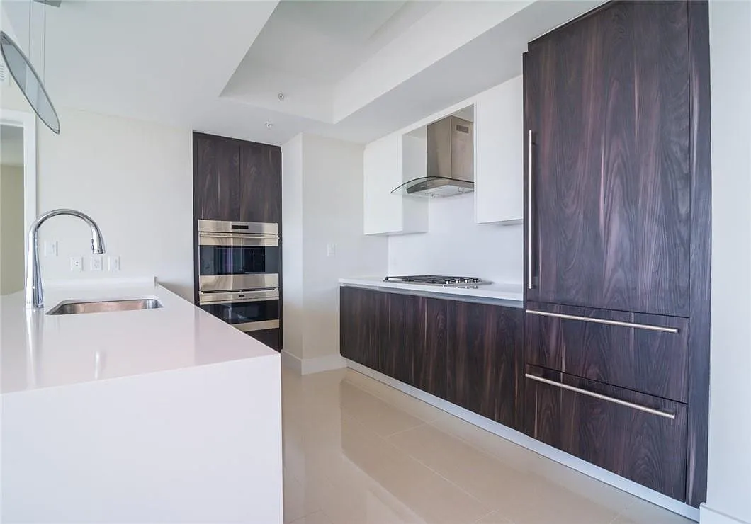 2 bed, 2.0 bath, 1738 sqft, $6,000 — Photo 4