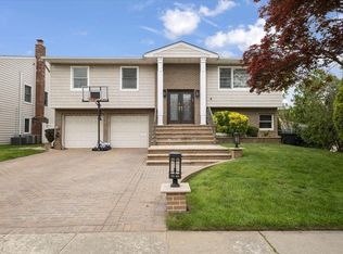 432 Rugby Rd, Cedarhurst, NY 11516