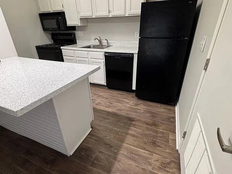 The Vibe at 8035 Apartments — Photo 39