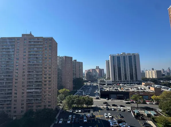 464 Neptune Avenue image 3 of 8