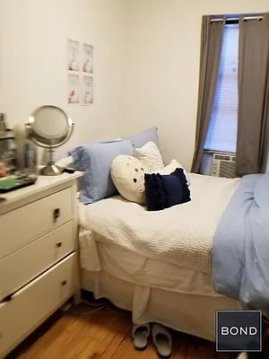 Rented by Bond New York | media 19