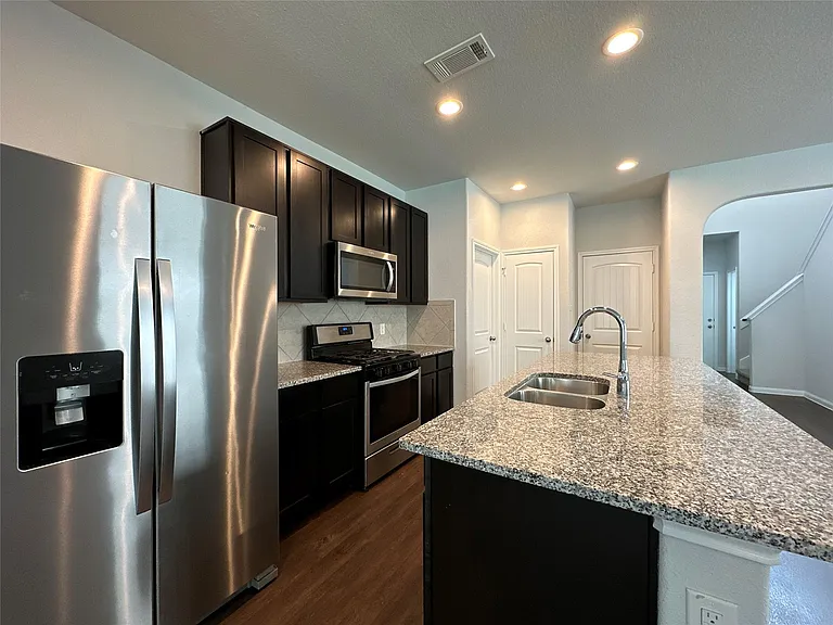 2611 Hoffman Ln — Photo 7